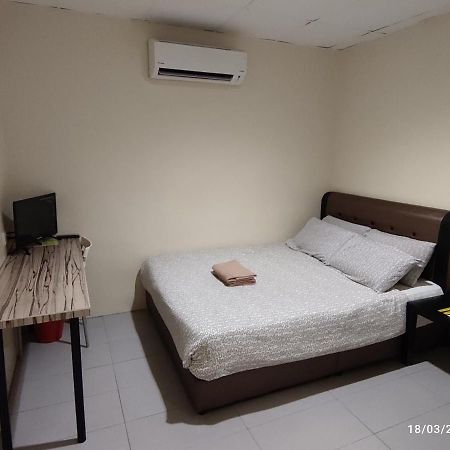 Fifty Seven Inn บาตู ปาฮัท ภายนอก รูปภาพ