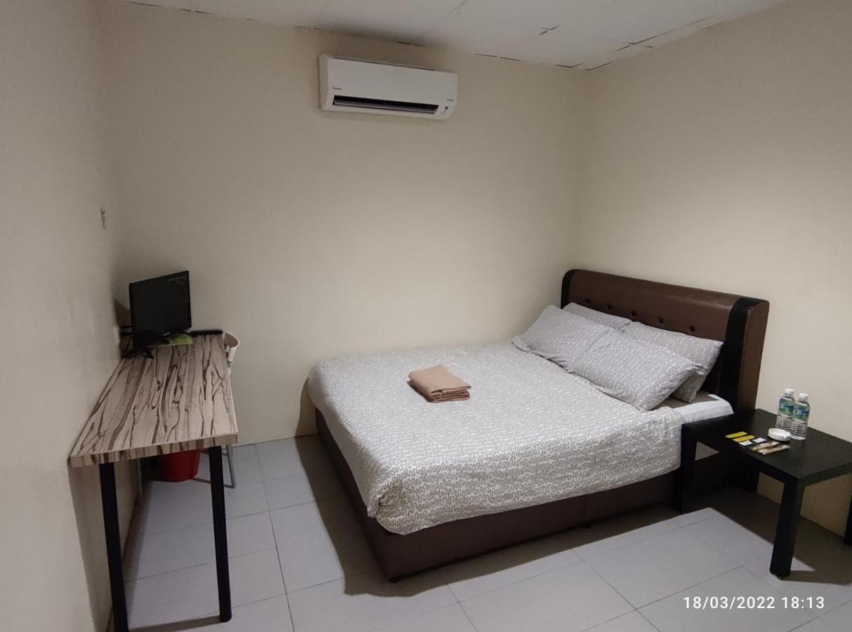 Fifty Seven Inn บาตู ปาฮัท ภายนอก รูปภาพ